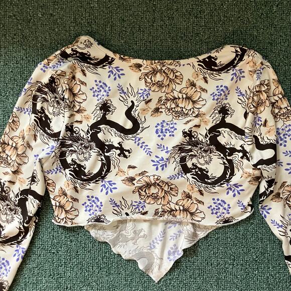 Floral dragon print crop top with handkerchief hems long sleeves bohemian y2k - Picture 4 of 6